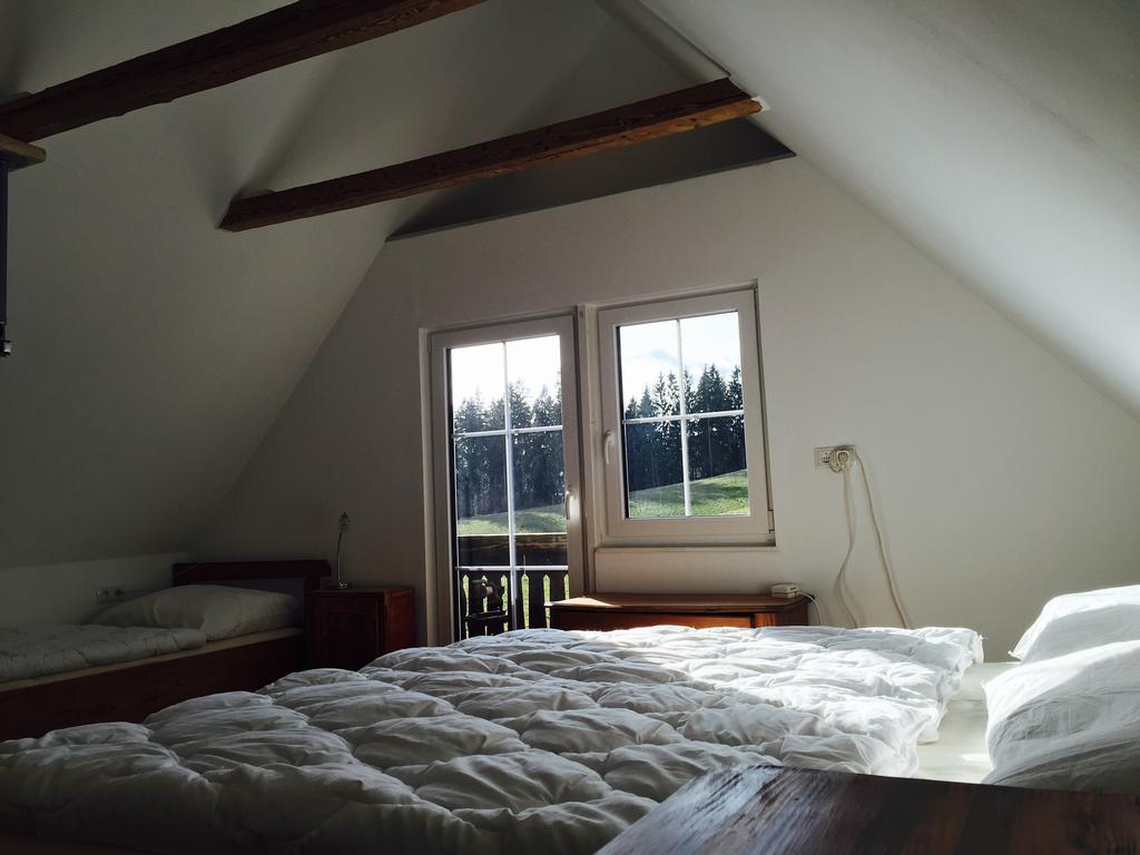 Gregor'S Ferienhaus Im Wald Edelschrott Exterior photo